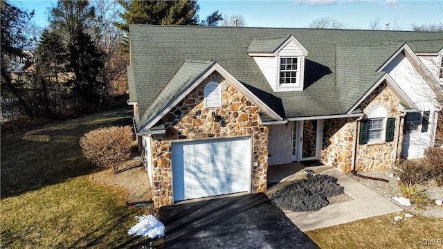 view of front facade with a garage