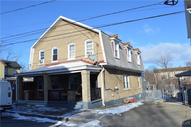 view of front of home featuring a porch