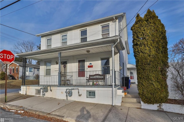 view of front of property featuring a porch