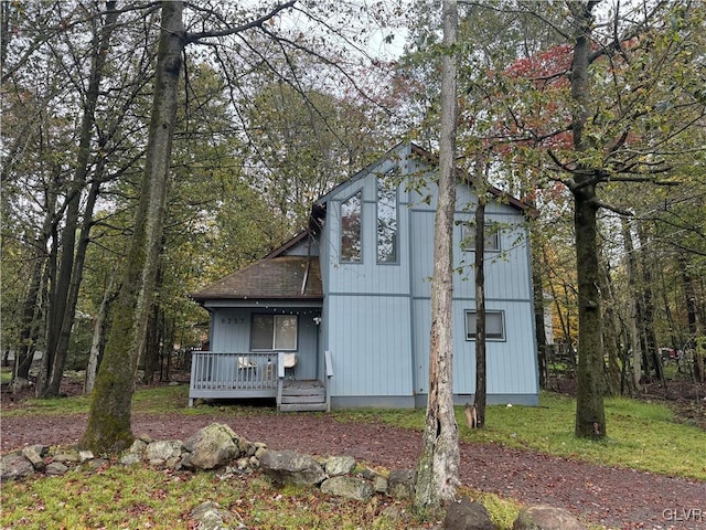 view of outdoor structure featuring a porch