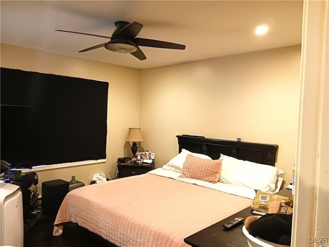 bedroom featuring ceiling fan