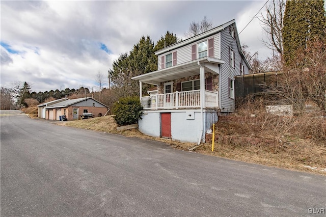 view of front of property with covered porch