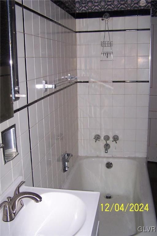 bathroom with sink