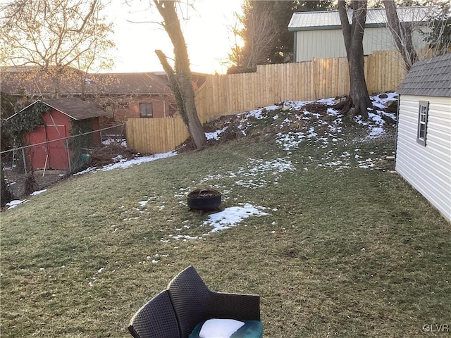 view of yard layered in snow