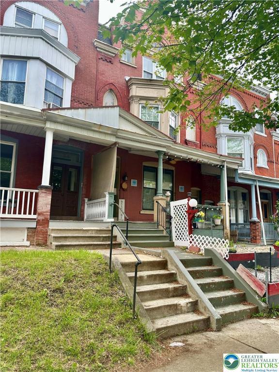 38 12th St, Allentown City, PA 18101 - view of front of home with a porch