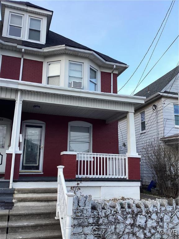 view of front of property with covered porch