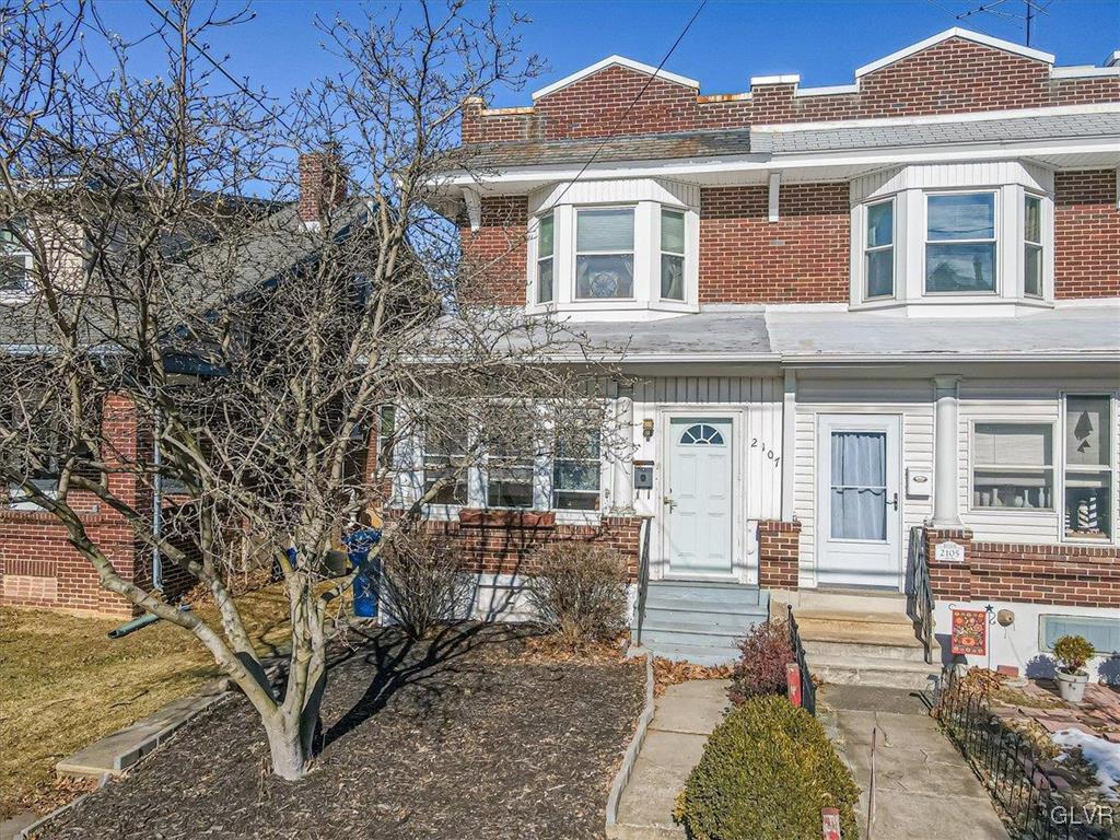 view of townhome / multi-family property