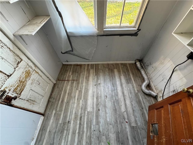 interior details with hardwood / wood-style floors