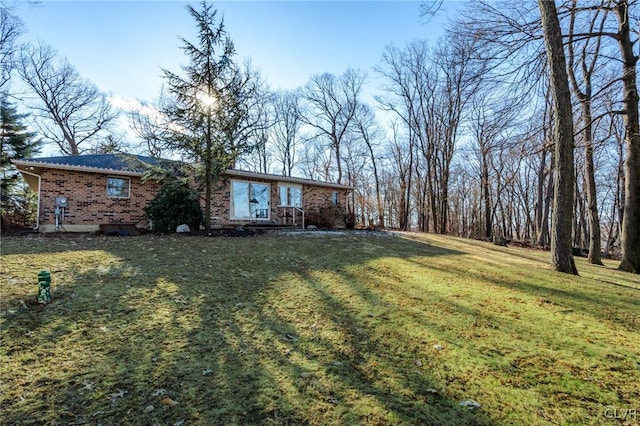 view of front of property with a front yard