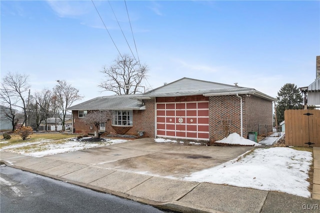 view of front facade featuring a garage