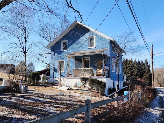 view of front of house featuring covered porch