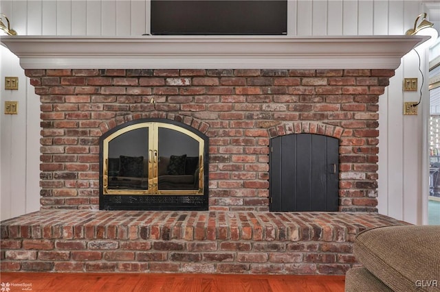 details featuring wood finished floors