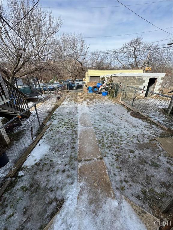 view of yard featuring fence