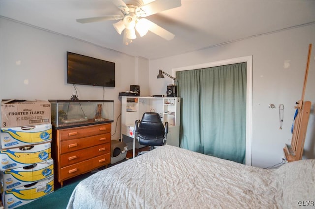 bedroom with a ceiling fan