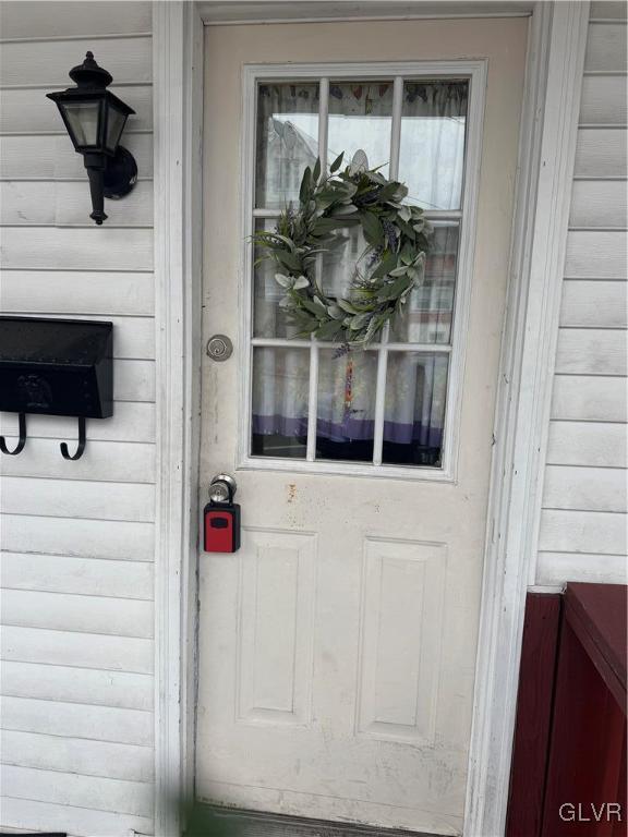 253 N 2nd, Lehighton Boro, PA 18235 - entrance to property