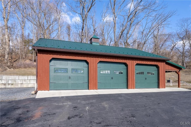 view of detached garage