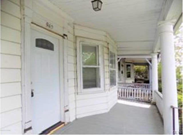 view of patio / terrace featuring covered porch