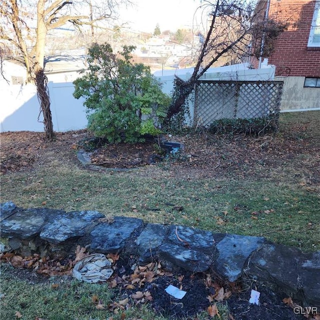 view of yard featuring fence