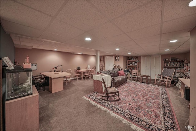 living area featuring recessed lighting and carpet flooring