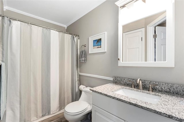 full bath featuring crown molding, toilet, a shower with curtain, wood finished floors, and vanity