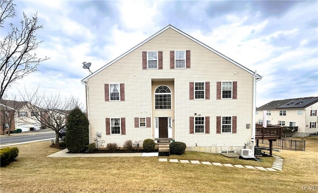 view of front facade with a front lawn