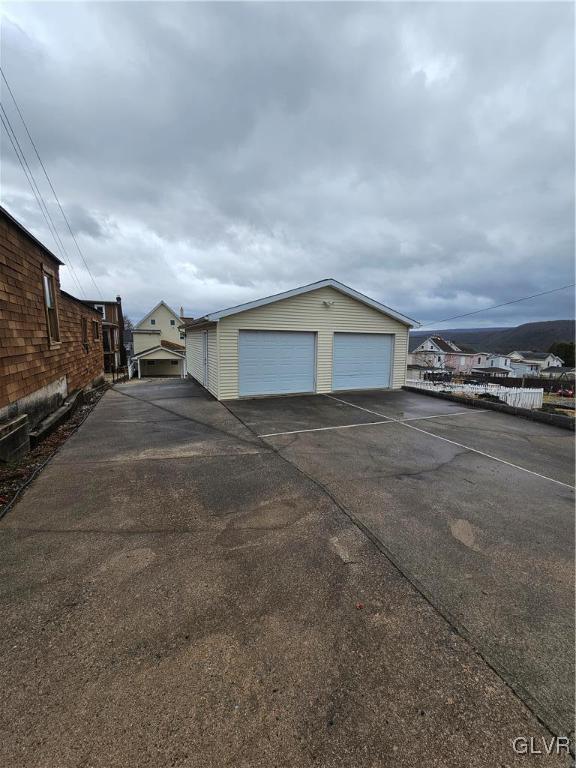 view of detached garage