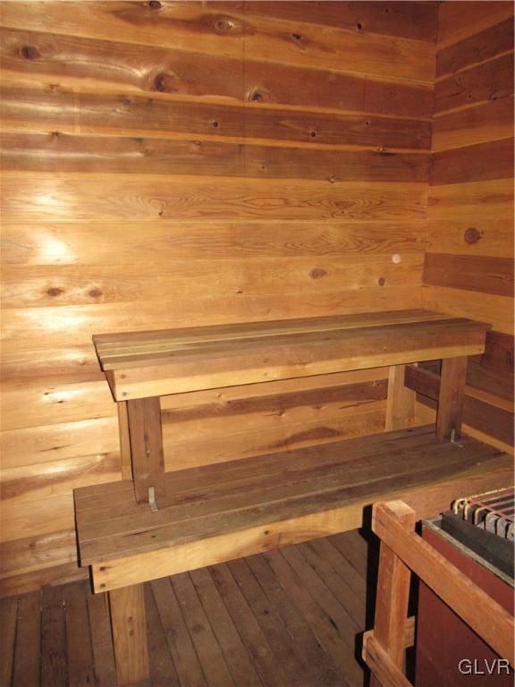 view of sauna / steam room