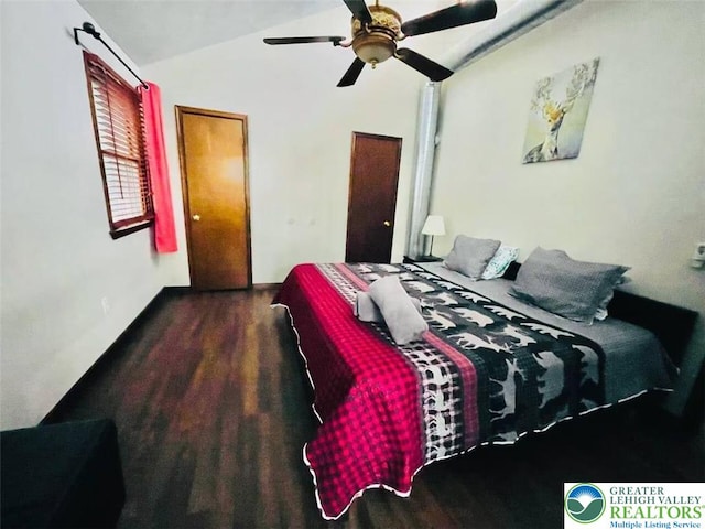 156 Poplar Pl, Tunkhannock Township, PA 18610 - bedroom featuring ceiling fan, wood finished floors, and vaulted ceiling
