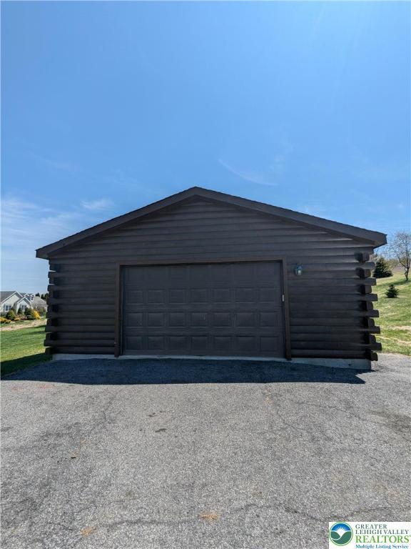 2533 Williams Rd, Moore Twp, PA 18014 - view of detached garage