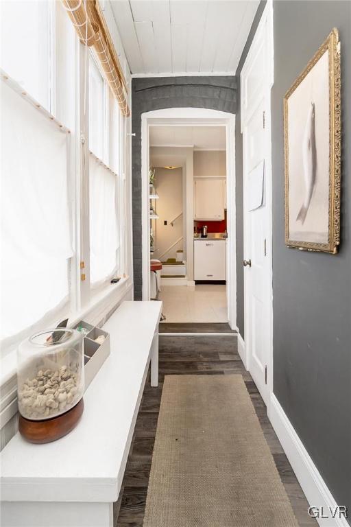 1527 W Turner St, Allentown City, PA 18102 - hallway featuring dark wood-type flooring and baseboards