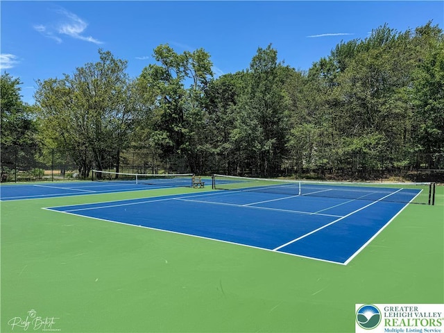5627 Pembrook Dr, Coolbaugh Twp, PA 18466 - view of tennis court with community basketball court