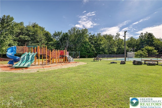 5627 Pembrook Dr, Coolbaugh Twp, PA 18466 - view of yard featuring a storage unit and view of scattered trees
