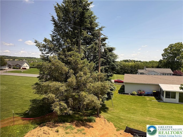5743 Crescent Dr, North Whitehall Twp, PA 18078 - view of grassy yard