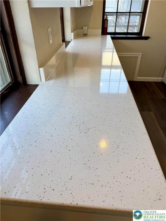 room details featuring baseboards