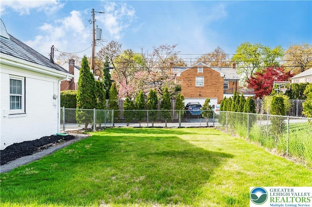525 N Main St, Allentown City, PA 18104 - view of yard with a garage