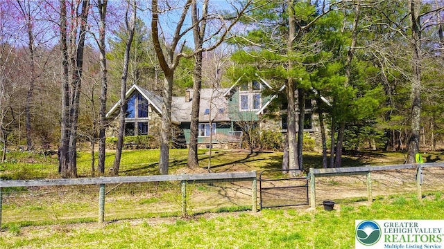 376 Hty Rd, Polk Twp, PA 18058 - view of front of property with a gate