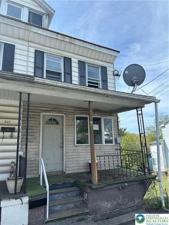 view of front facade featuring covered porch