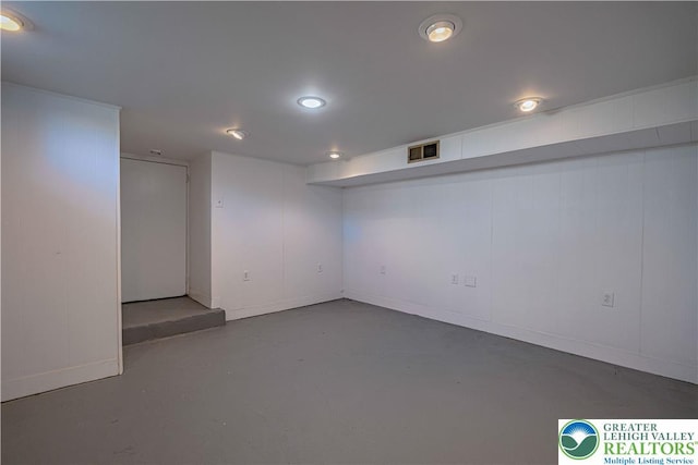 finished below grade area with recessed lighting, baseboards, and visible vents