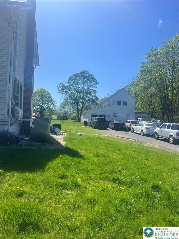 8204 Brown St, Washington Twp, PA 18079 - view of yard