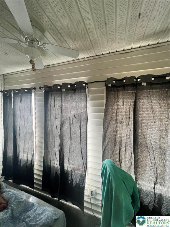 8204 Brown St, Washington Twp, PA 18079 - view of details