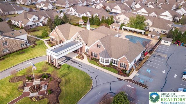 aerial view featuring a residential view