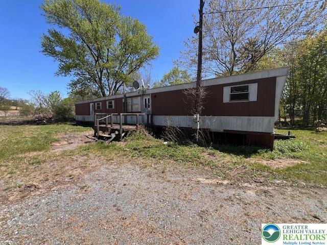 view of manufactured / mobile home