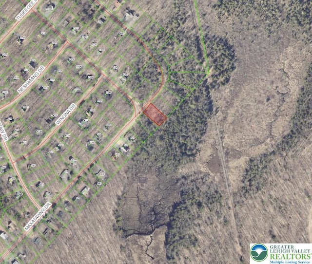 537 Maxatawny Dr, Coolbaugh Twp, PA 18347 - drone / aerial view