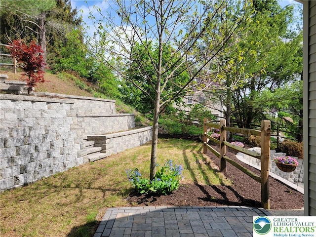 view of yard featuring fence