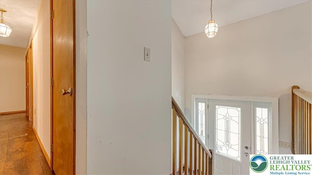 838 Cayuga Way, Stroud Twp, PA 18360 - entryway with high vaulted ceiling