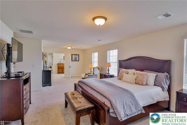 3318 Highland Dr, Palmer Twp, PA 18045 - bedroom featuring light colored carpet and baseboards