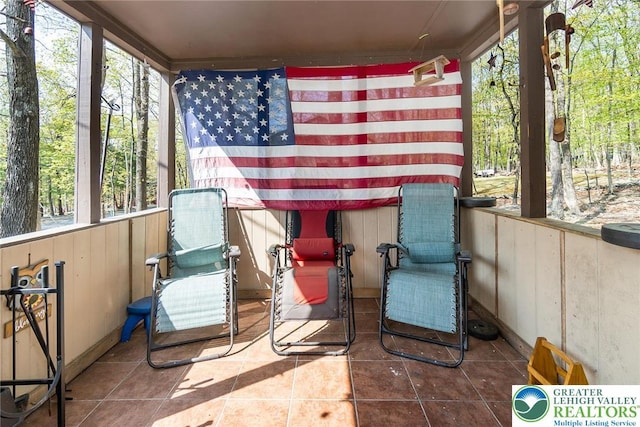 1231 Kensington Dr, Stroud Twp, PA 18301 - view of patio / terrace