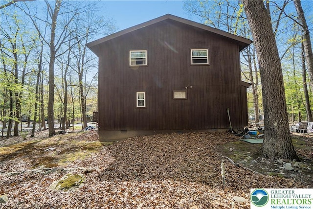 1231 Kensington Dr, Stroud Twp, PA 18301 - view of property exterior with crawl space