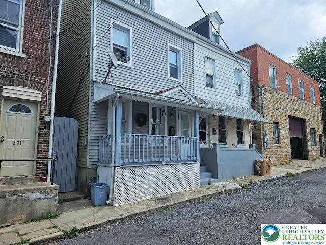 219 N Fountain St, Allentown City, PA 18102 - view of front facade with a porch