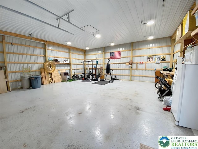 garage featuring freestanding refrigerator